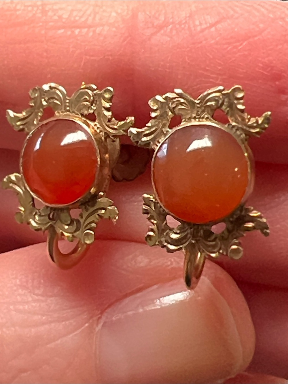 Antique Ornate Etched Carnelian Agate 12k Gold Filled Screwback Earrings - Picture 2 of 6